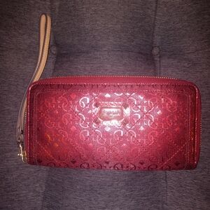 Beautiful Guess wallet wristlet purse red/burgandy